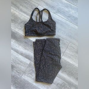 Lululemon energy bra (size 6) and align leggings (size 4) set